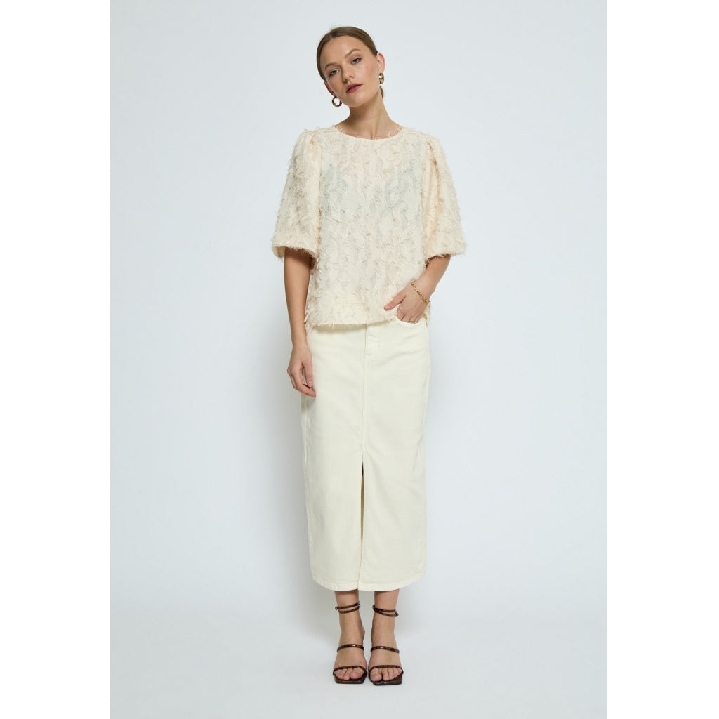 PEPPERCORN TYRELL HALF SLEEVE BLOUSE | BEIGE