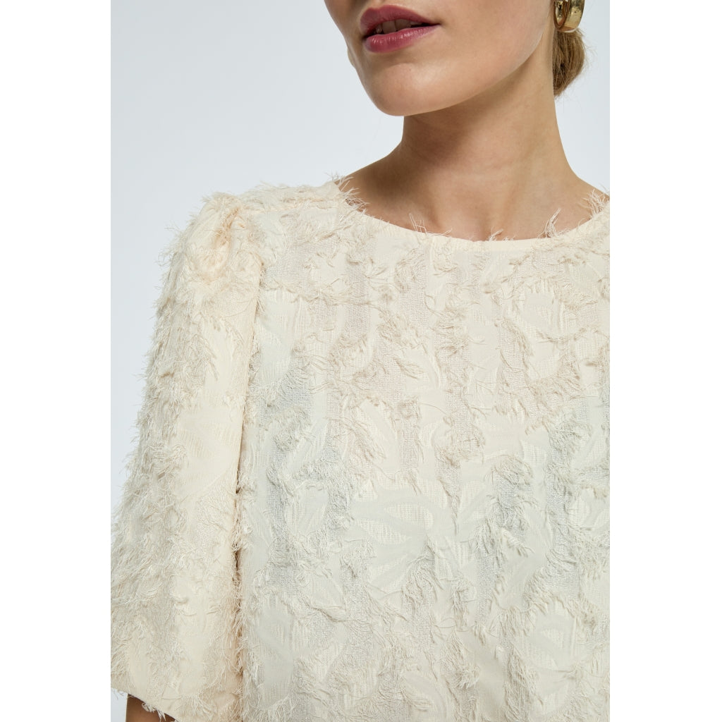 PEPPERCORN TYRELL HALF SLEEVE BLOUSE | BEIGE