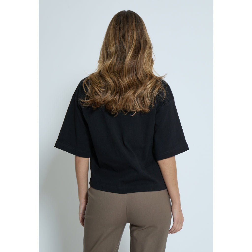 PEPPERCORN FIOLA GOTS T-SHIRT | BLACK