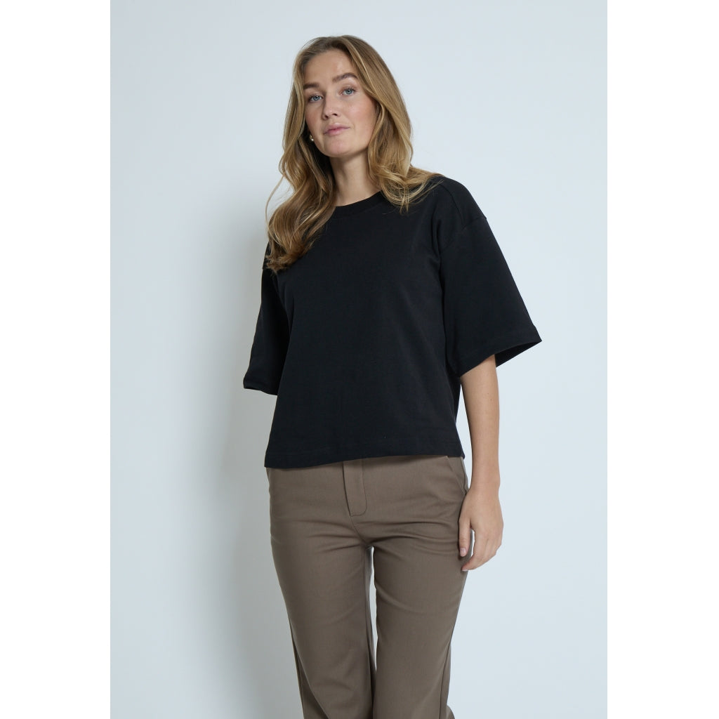 PEPPERCORN FIOLA GOTS T-SHIRT | BLACK