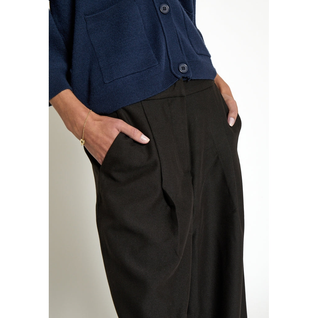 PEPPERCORN TASHIA WIDE PANT | BLACK