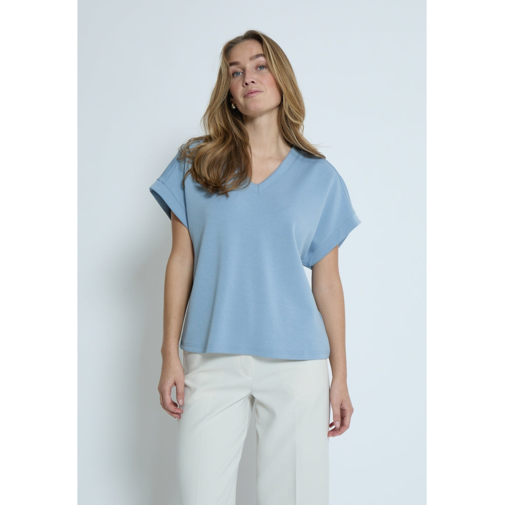 PEPPERCORN DICETTE V-TOP | FADED DENIM