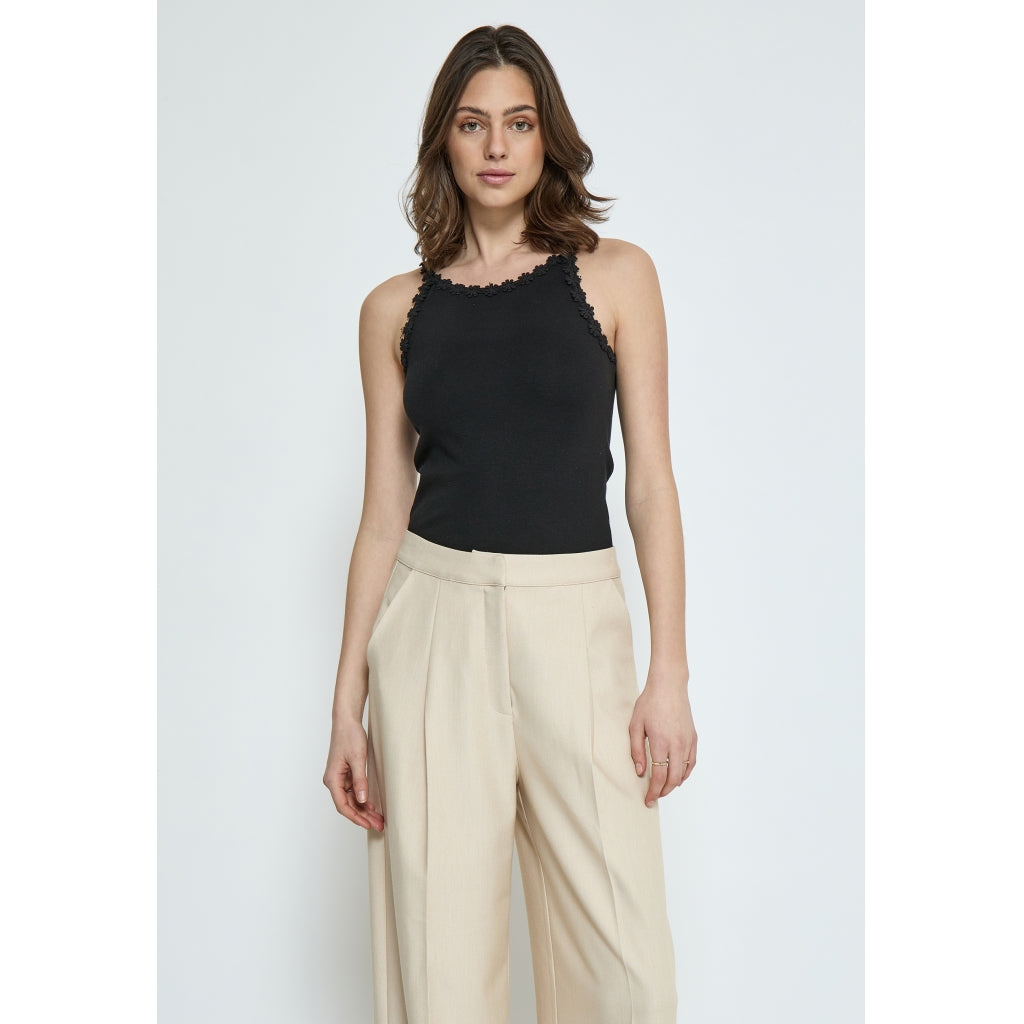 PEPPERCORN ALICE GOTS STRAP TOP | ZWART