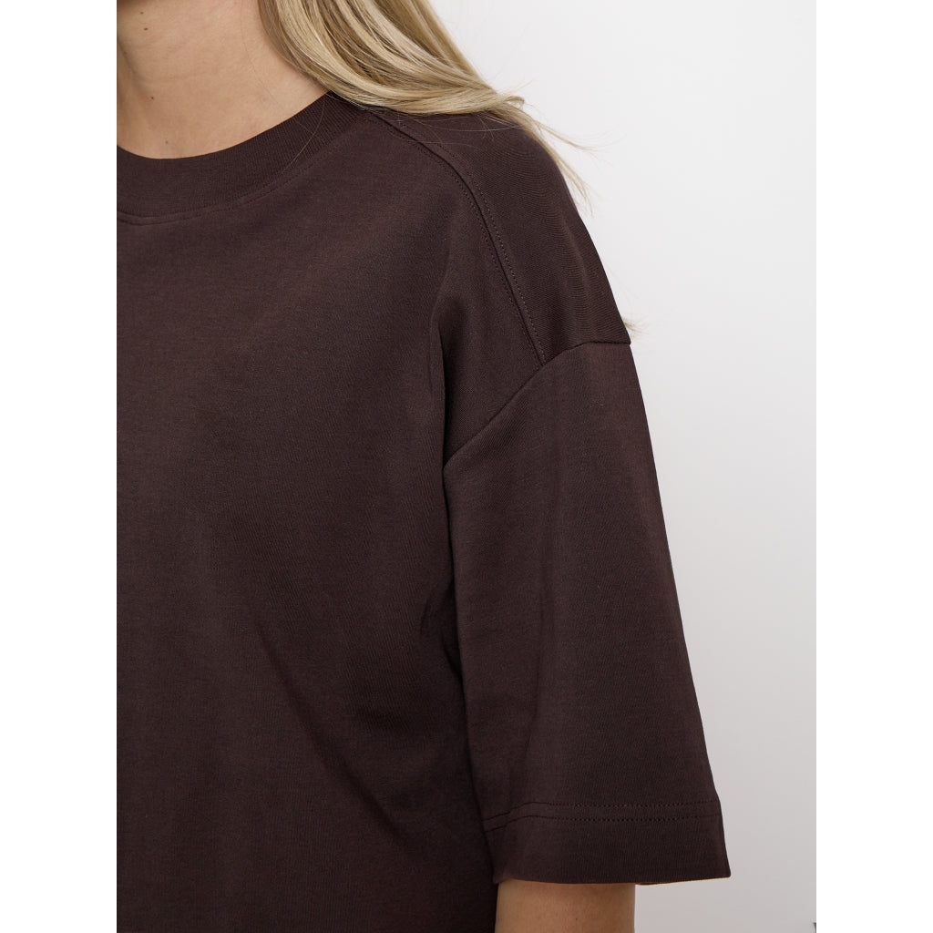 PEPPERCORN FIOLA GOTS T-SHIRT | BROWN