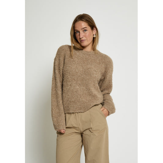 DESIRES KAIA BOUCLE KNIT PULLOVER | ZAND