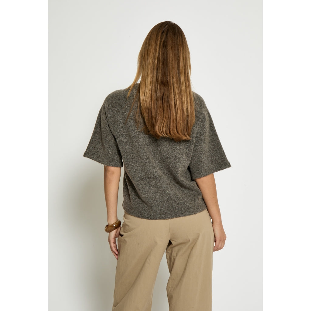PEPPERCORN KATE KNIT BLOUSE