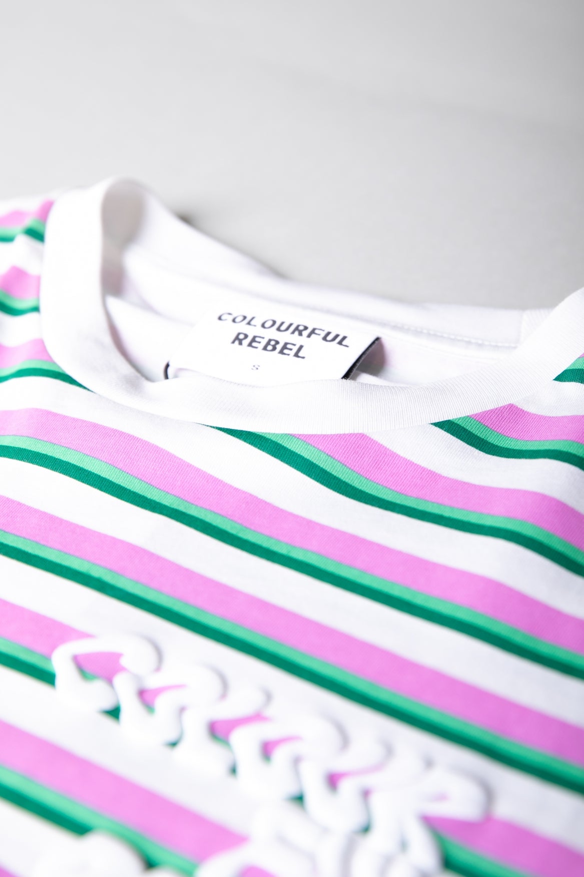 COLOURFUL REBEL PUFF LOGO STRIPE LOOSEFIT TEE