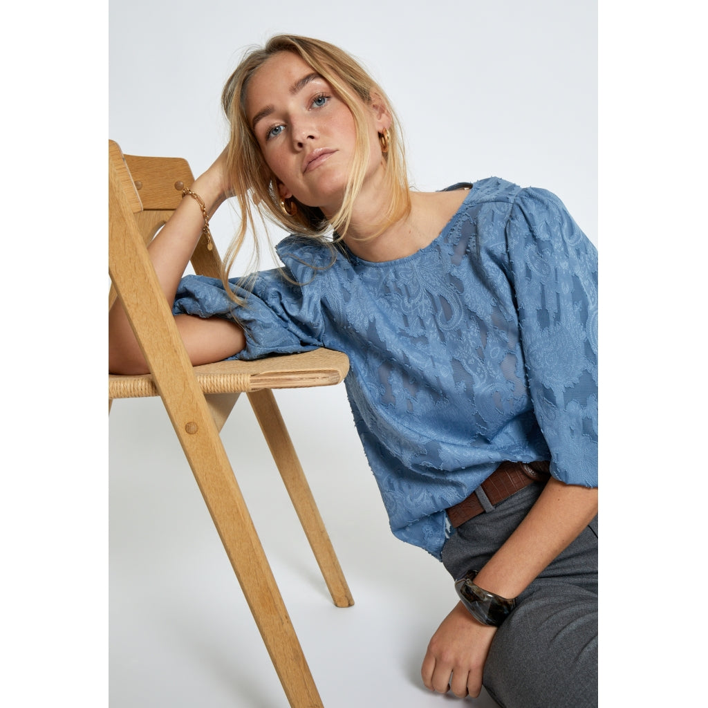 PEPPERCORN GYDA HALF SLEEVE BLOUSE | FADED DENIM