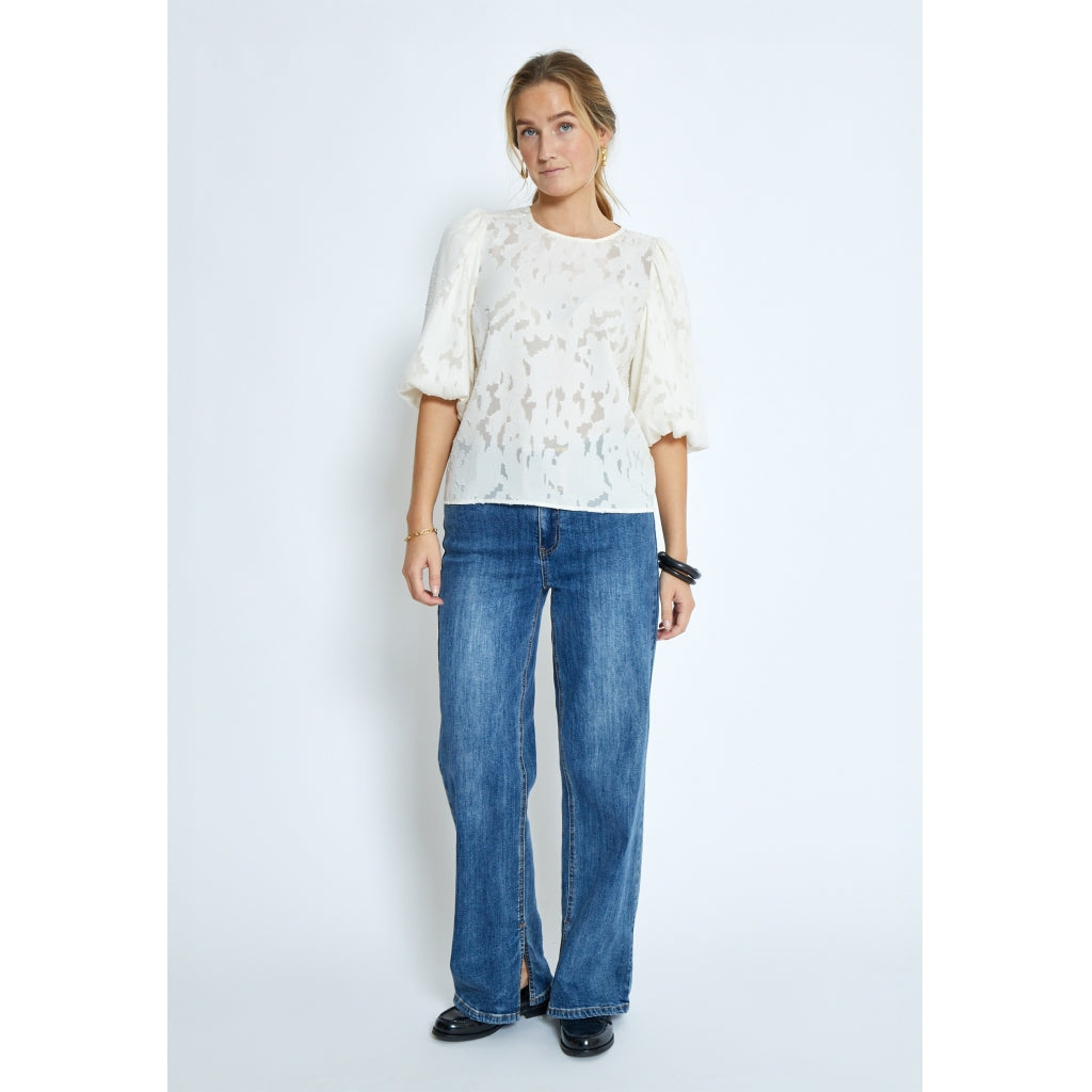 PEPPERCORN GYDA HALF SLEEVE BLOUSE | WHITECAP GREY
