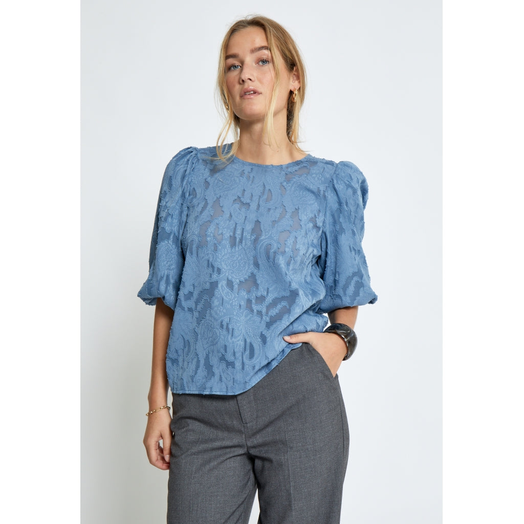 PEPPERCORN GYDA HALF SLEEVE BLOUSE | FADED DENIM