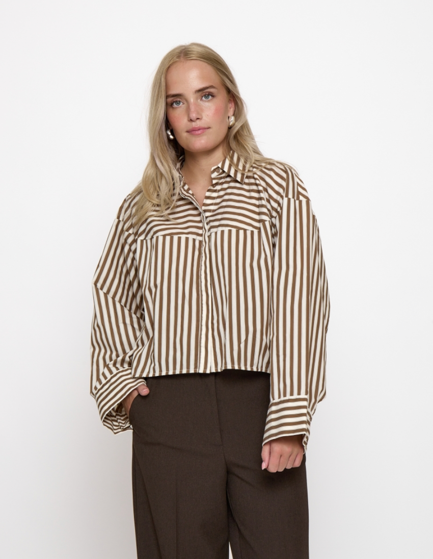 PEPPERCORN SADIE SHIRT | BRUIN