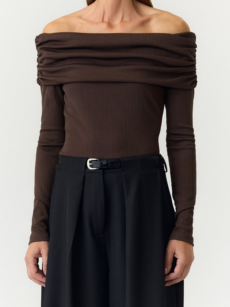 YAS LIVO LS OFF SHOULDER TOP | CHOCOLATE BROWN