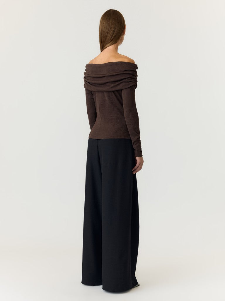 YAS LIVO LS OFF SHOULDER TOP | CHOCOLATE BROWN