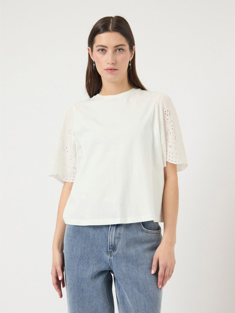 YAS LEX SS TOP W. EMB SLEEVES S. NOOS
