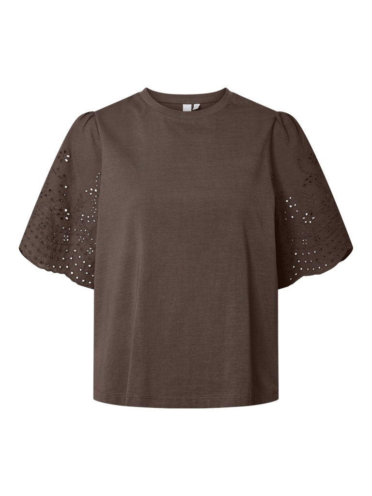 YAS LEX SS TOP W. EMB SLEEVES | BRUIN